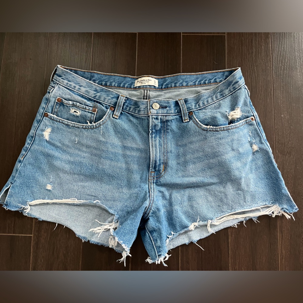 ⚡️Host Pick⚡️ABERCROMBIE & FITCH Mid-Rise Boyfriend Denim Shorts
